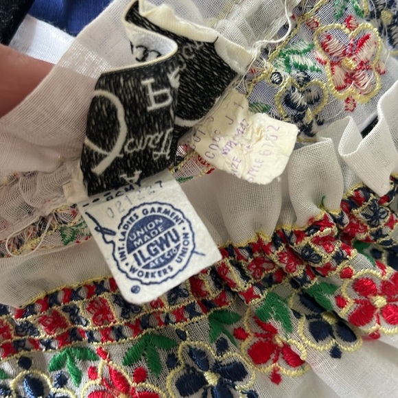 Vintage 1970’s Blue Embroidered long sleeve Peasant Maxi Dress w/ Belt- EUC - Picture 4 of 9